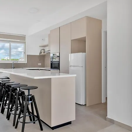 Phaedrus Living: Romanou Modern City Center Flat Nicosia Exterior photo