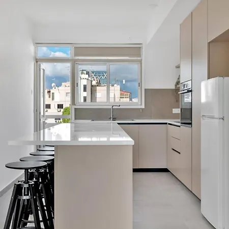 Phaedrus Living: Romanou Modern City Center Flat Nicosia Exterior photo