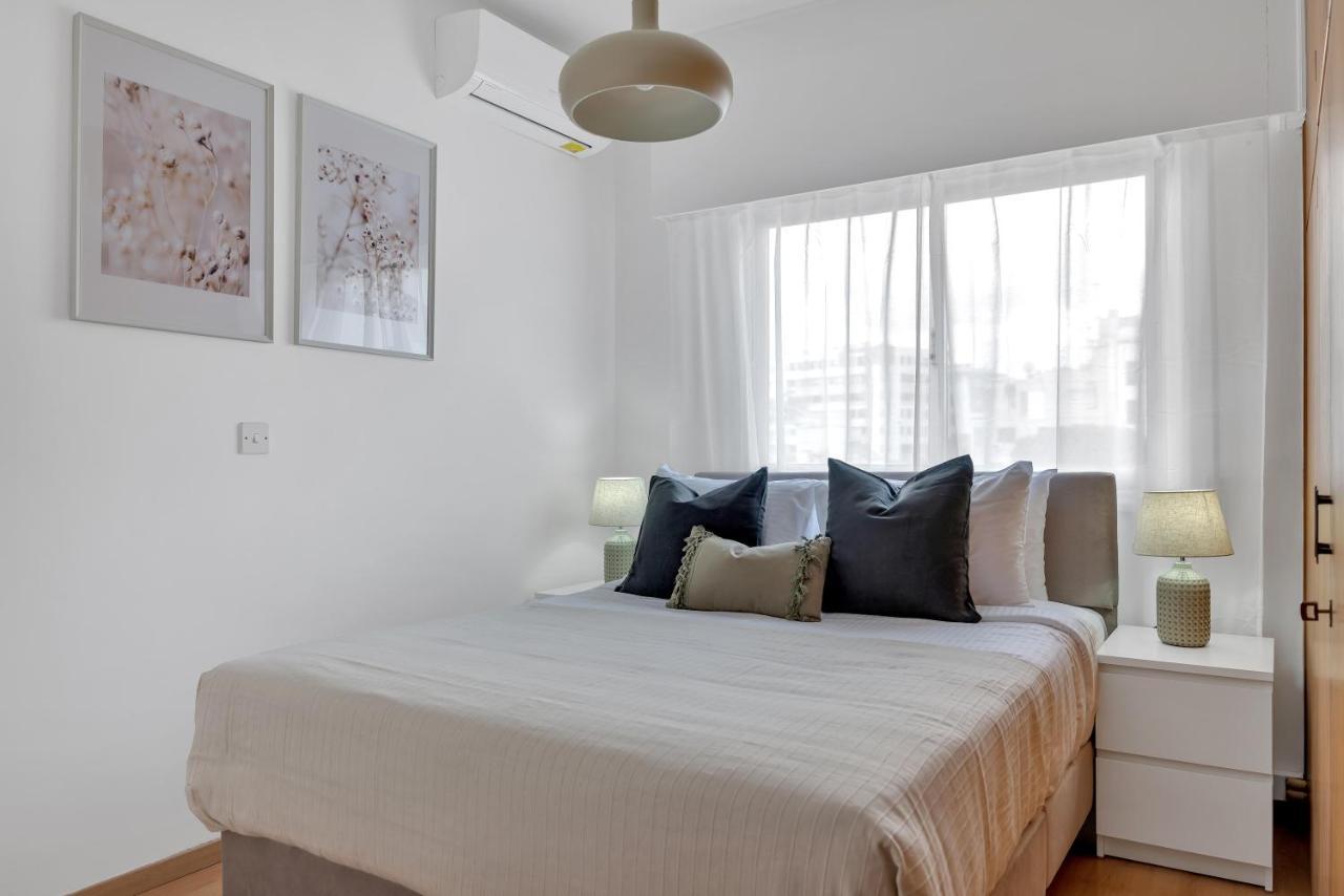Apartment Phaedrus Living: Romanou Modern Center Flat *