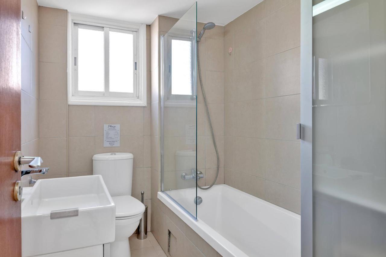 Phaedrus Living: Romanou Modern Center Flat Apartment *